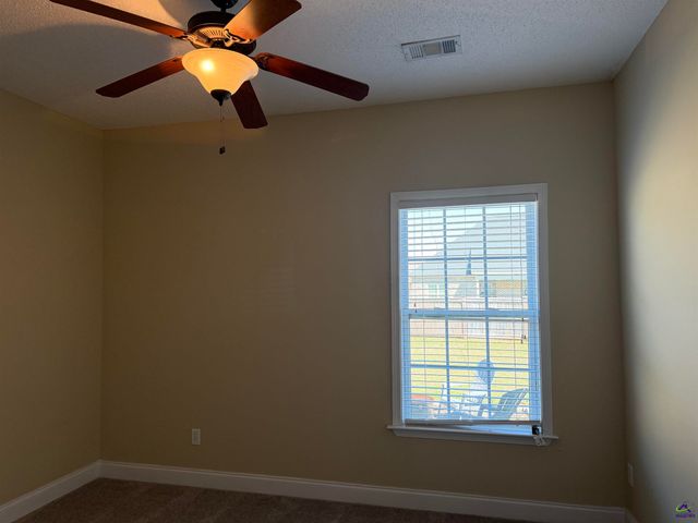 129 Manchester Lane, Byron, GA 31008