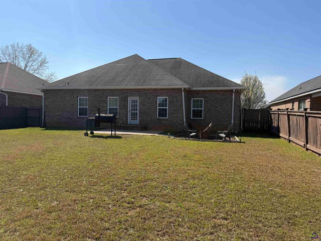 129 Manchester Lane, Byron, GA 31008