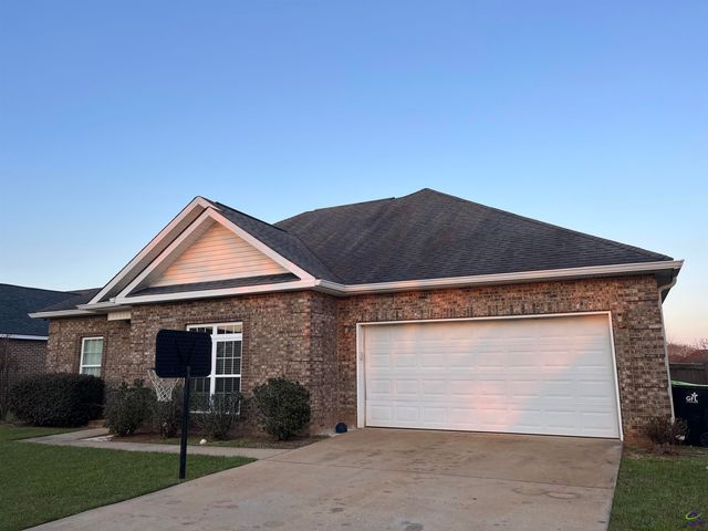 129 Manchester Lane, Byron, GA 31008