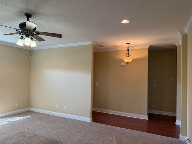 129 Manchester Lane, Byron, GA 31008