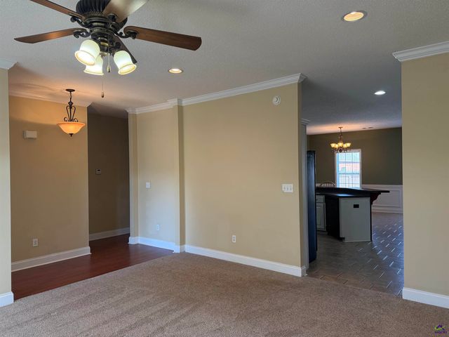 129 Manchester Lane, Byron, GA 31008