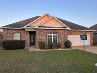 129 Manchester Lane, Byron, GA 31008