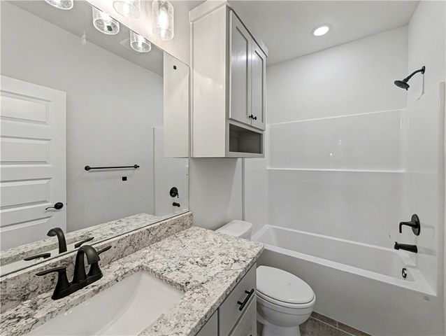 6906 High Meadows Avenue, Bentonville, AR 72713