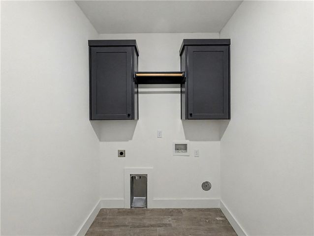 6906 High Meadows Avenue, Bentonville, AR 72713