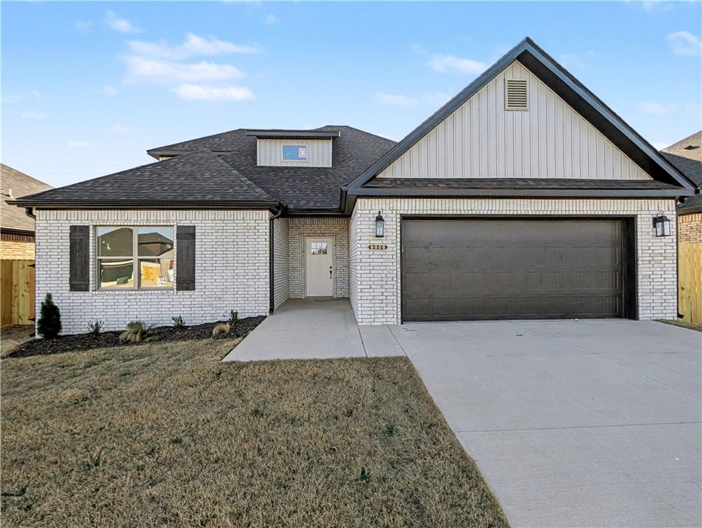 6906 High Meadows Avenue, Bentonville, AR 72713