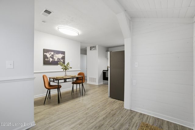 4802 Tipton Pl, Louisville, KY 40272