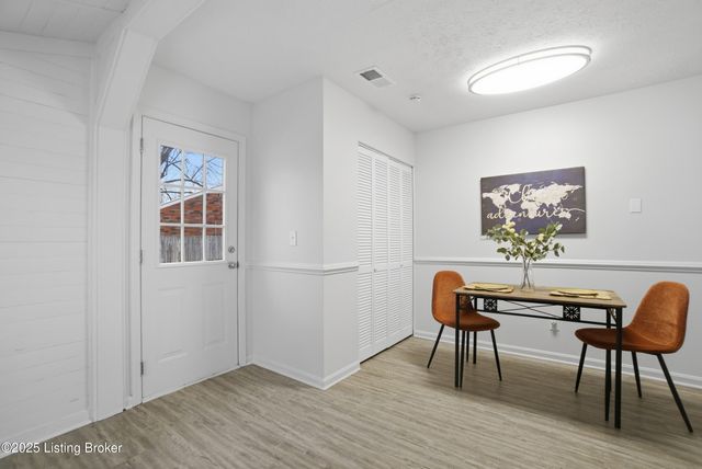 4802 Tipton Pl, Louisville, KY 40272