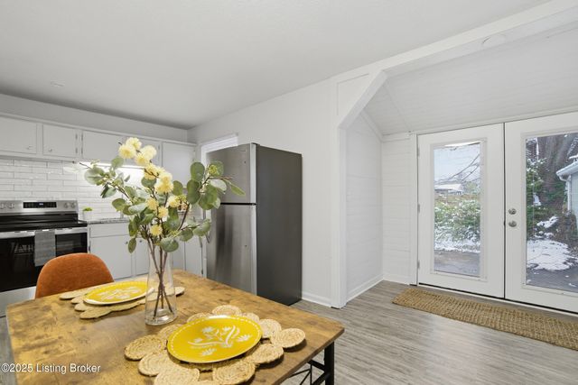 4802 Tipton Pl, Louisville, KY 40272