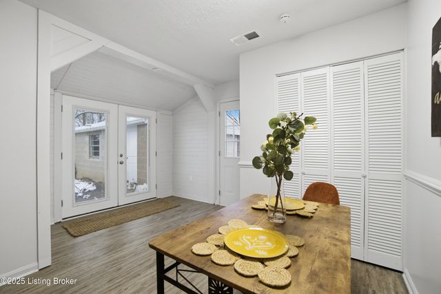 4802 Tipton Pl, Louisville, KY 40272