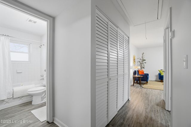 4802 Tipton Pl, Louisville, KY 40272