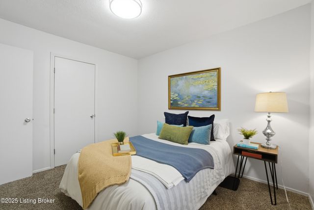 4802 Tipton Pl, Louisville, KY 40272