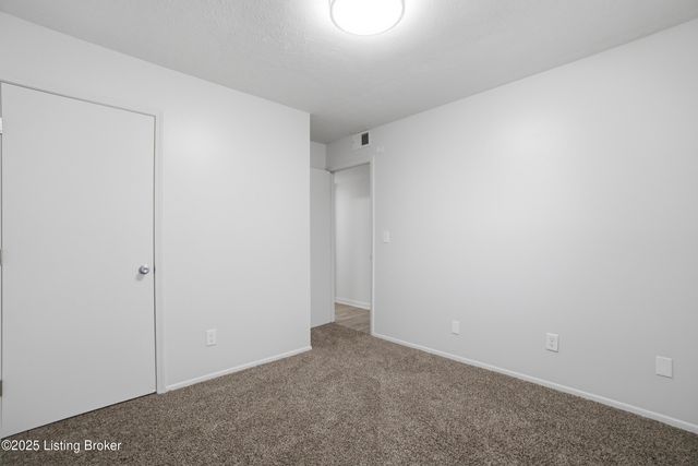 4802 Tipton Pl, Louisville, KY 40272