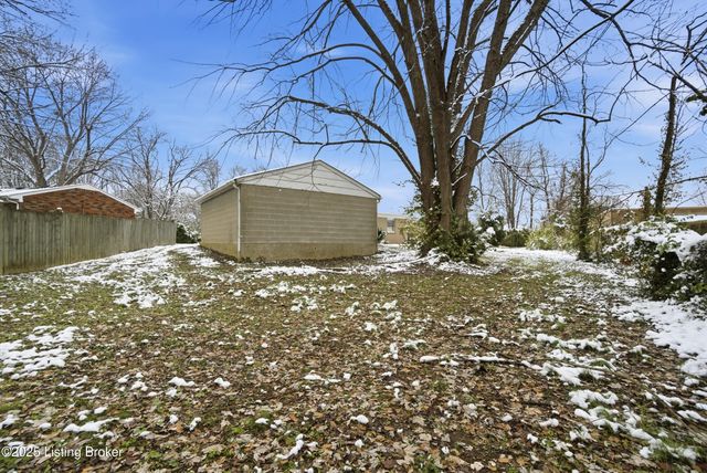 4802 Tipton Pl, Louisville, KY 40272