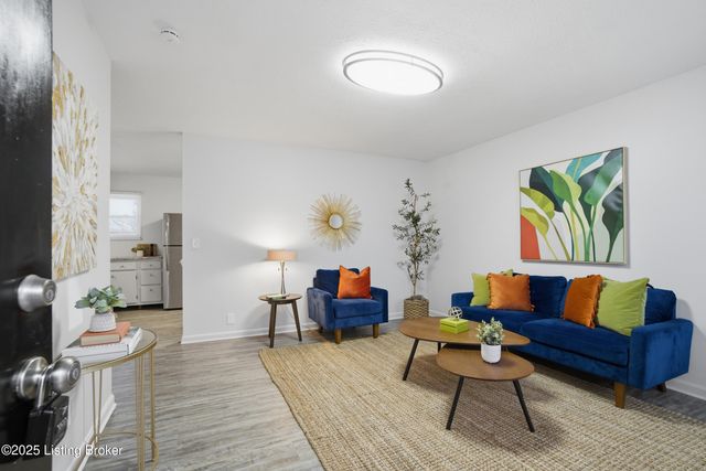 4802 Tipton Pl, Louisville, KY 40272