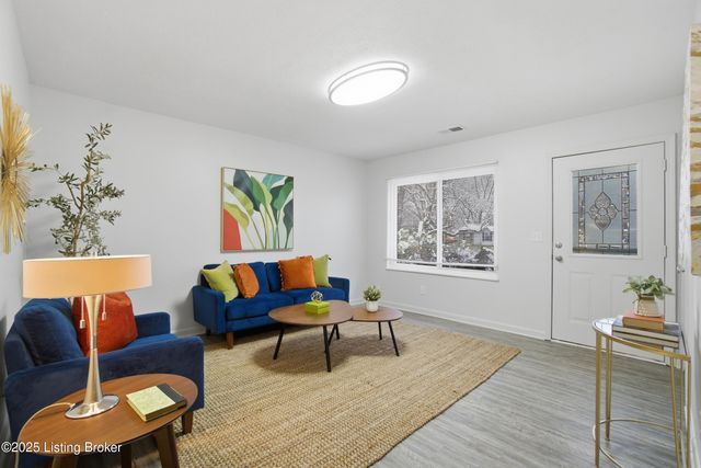 4802 Tipton Pl, Louisville, KY 40272