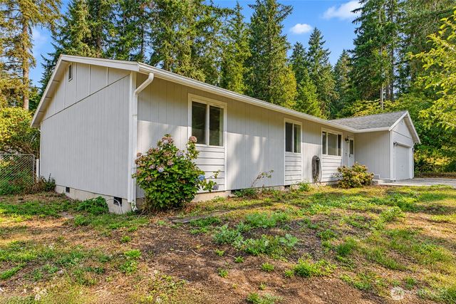660 NE Barbara Boulevard, Belfair, WA 98528