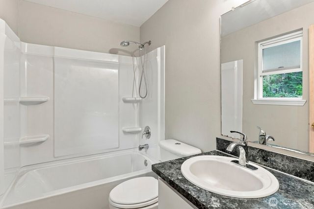 660 NE Barbara Boulevard, Belfair, WA 98528