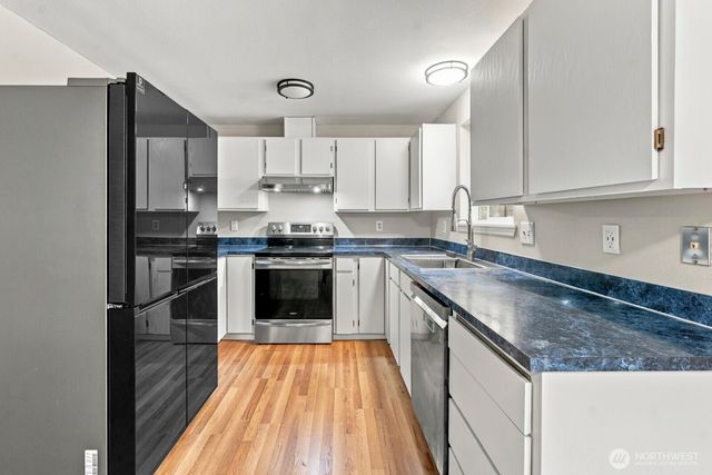 660 NE Barbara Boulevard, Belfair, WA 98528