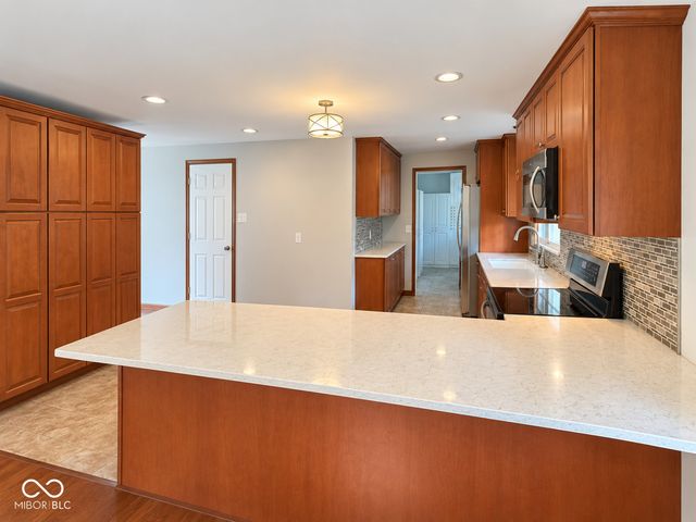 1537 W 74th Place, Indianapolis, IN 46260