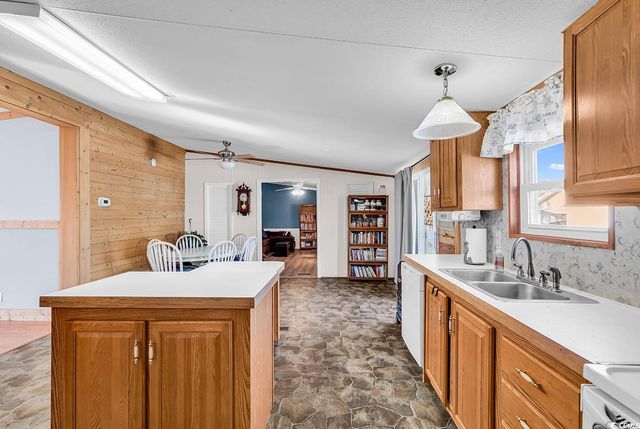 501 Topaz Ave., Little River, SC 29566