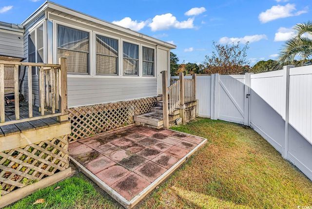 501 Topaz Ave., Little River, SC 29566