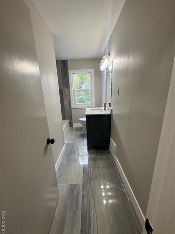 20910 Van Antwerp, Harper Woods, MI 48225