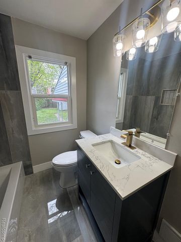20910 Van Antwerp, Harper Woods, MI 48225