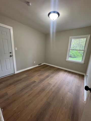20910 Van Antwerp, Harper Woods, MI 48225
