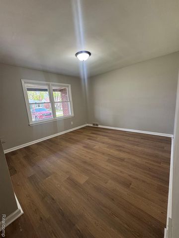 20910 Van Antwerp, Harper Woods, MI 48225