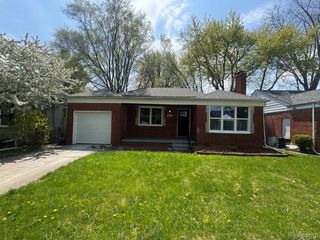 20910 Van Antwerp, Harper Woods, MI 48225