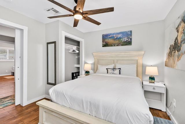 312 E White Ave, Port Aransas, TX 78373