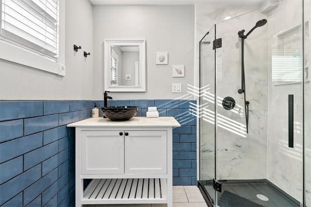 312 E White Ave, Port Aransas, TX 78373