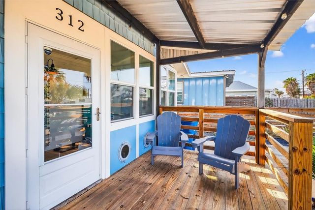 312 E White Ave, Port Aransas, TX 78373