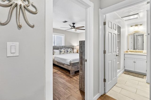 312 E White Ave, Port Aransas, TX 78373