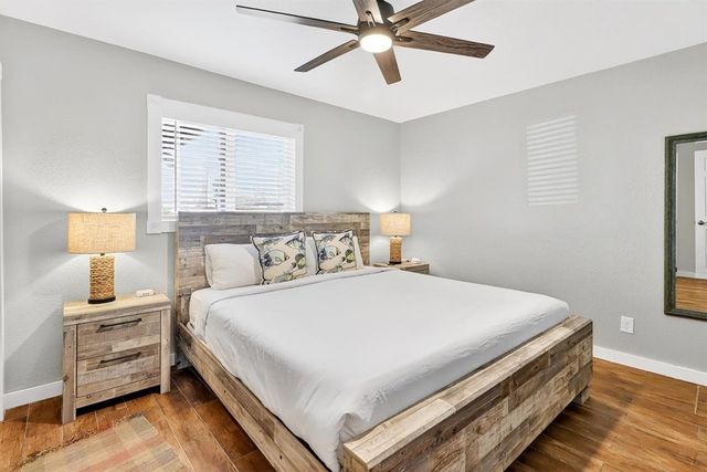 312 E White Ave, Port Aransas, TX 78373