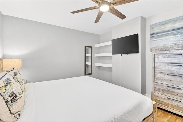 312 E White Ave, Port Aransas, TX 78373