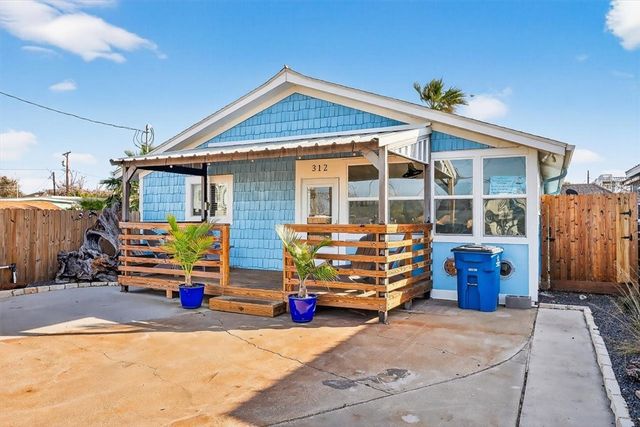 312 E White Ave, Port Aransas, TX 78373