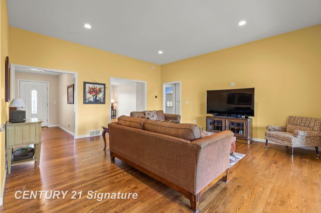 4306 Winterwood Lane, Saginaw, MI 48603