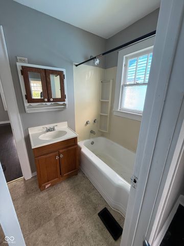 2730 Noble Street, Anderson, IN 46016