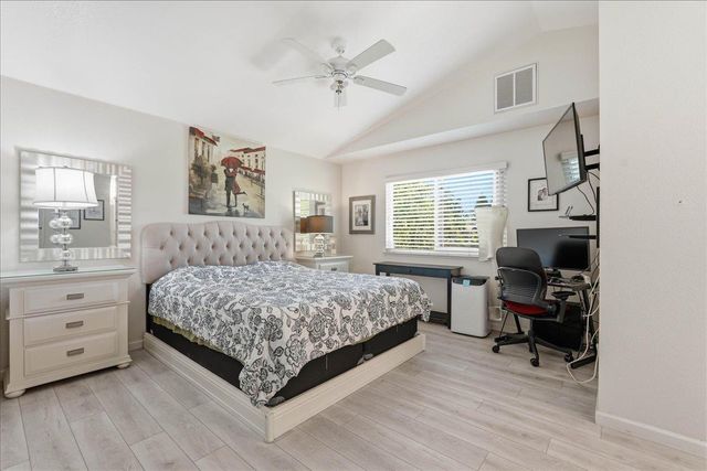 112 Royalton Cir, Folsom, CA 95630