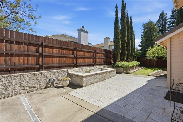 112 Royalton Cir, Folsom, CA 95630