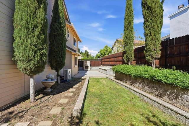 112 Royalton Cir, Folsom, CA 95630