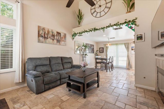 112 Royalton Cir, Folsom, CA 95630