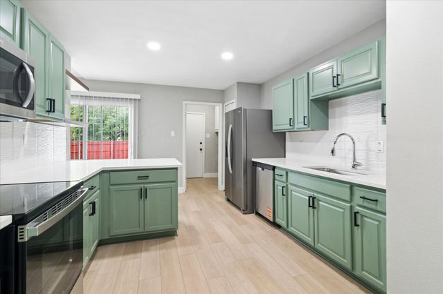 7426 Cloverglen Drive, Dallas, TX 75249