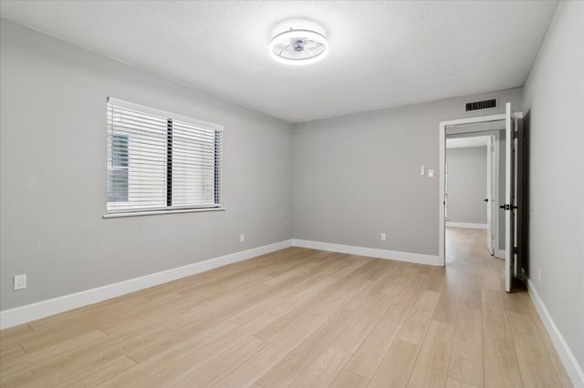 7426 Cloverglen Drive, Dallas, TX 75249