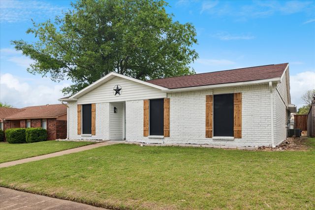 7426 Cloverglen Drive, Dallas, TX 75249