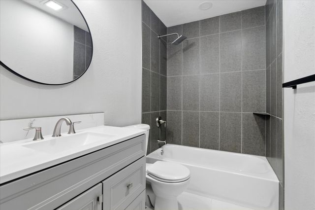 7426 Cloverglen Drive, Dallas, TX 75249