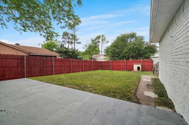 7426 Cloverglen Drive, Dallas, TX 75249