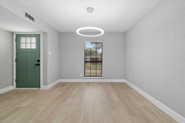 7426 Cloverglen Drive, Dallas, TX 75249