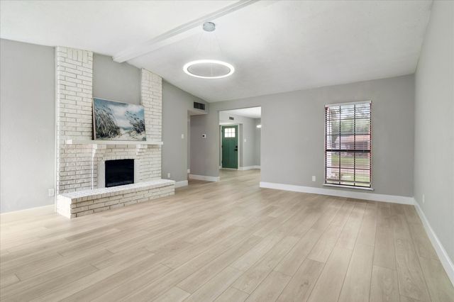 7426 Cloverglen Drive, Dallas, TX 75249